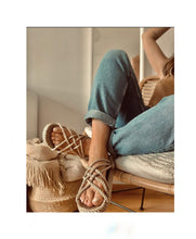 Cargar imagen en el visor de la galería, JC modelo original color Camel