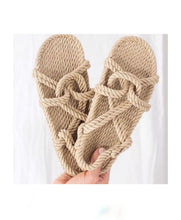 Cargar imagen en el visor de la galería, Mountain momma Camel