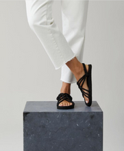 Cargar imagen en el visor de la galería, JC Negro