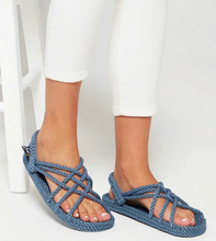 Cargar imagen en el visor de la galería, JC Tradicional color Mezclilla