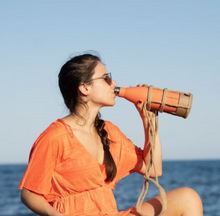 Cargar imagen en el visor de la galería, Porta botellas Vegana y artesanal