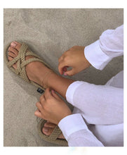 Cargar imagen en el visor de la galería, Slip on Camel
